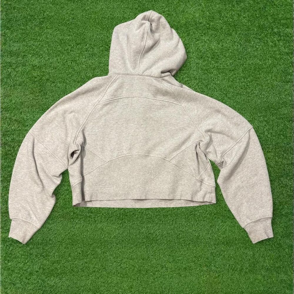 Lululemon Women's Grey and Cream Hoodie - Picture 2 of 3